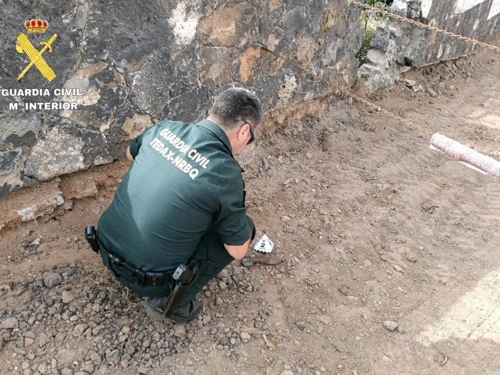 Desactivan un proyectil de mortero hallado durante unas obras en Lanzarote