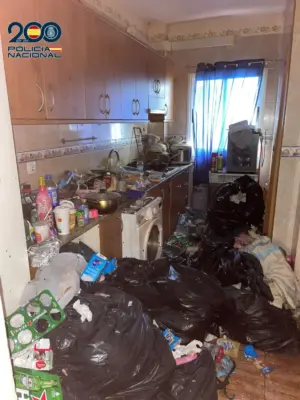 Policía en casa Los Gladiolos