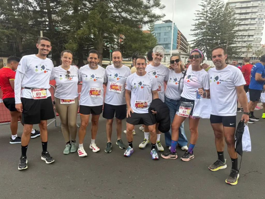 El equipo de RTVC, preparado para participar en la X Carrera de Empresas de Las Palmas de Gran Canaria