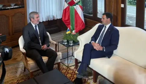 Pradales y Clavijo analizan en Vitoria-Gasteiz posibles «soluciones» al reto migratorio