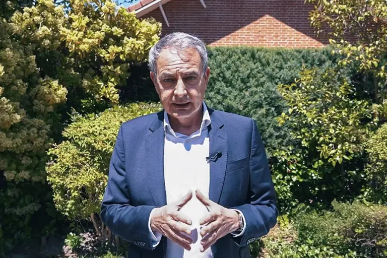La Audiencia Nacional imputa tres delitos a Zapatero en la causa Plus Ultra