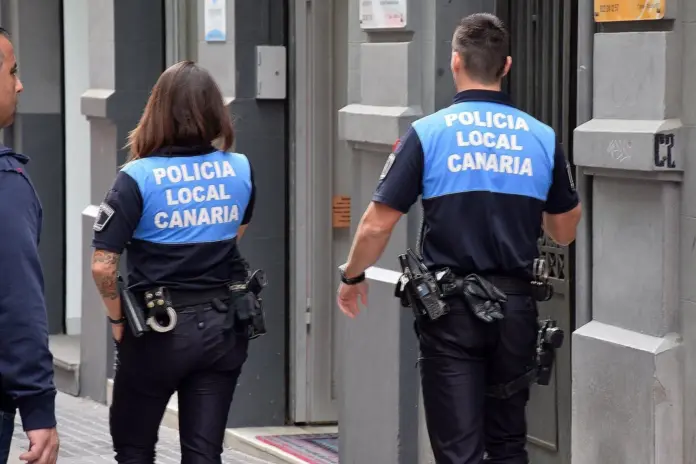 El equipo se marchó de la zona acompañado de varios vehículos de la Policía Local hasta que la situación se normalizó