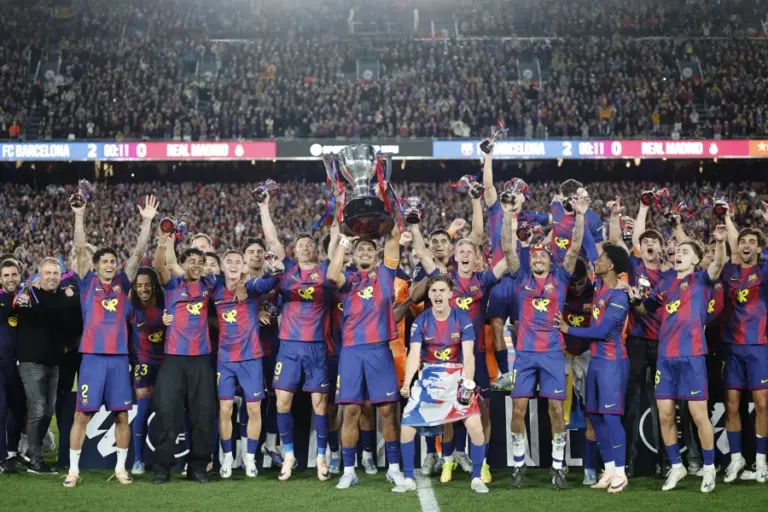 2-0. El Barcelona conquista su vigésimo noveno título de Liga tras tumbar al Real Madrid