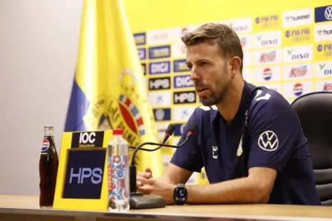 Luis García: «Nos jugamos la vida y eso se debe notar en el terreno de juego»