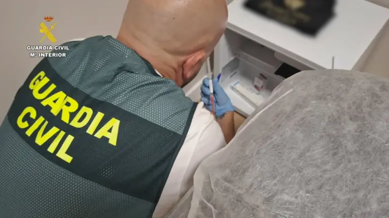 Nueve detenidos, dos en Canarias, y 10.000 dosis de bótox intervenidas en clínicas clandestinas