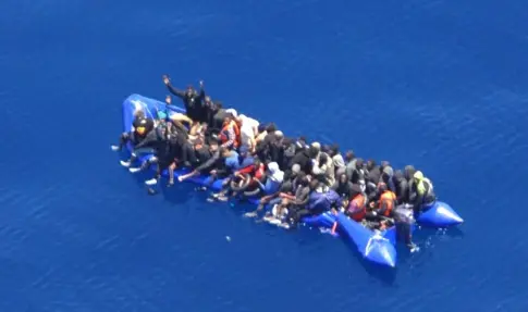 Rescatan una patera con 55 personas en Lanzarote