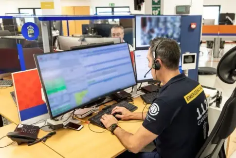 Cinco heridos, uno de ellos grave, tras una colisión frontal entre dos vehículos en Telde