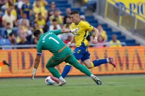 Televisión Canaria retransmite este sábado el UD Almería – UD Las Palmas, duelo clave en la lucha por el ascenso