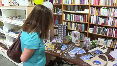 La Librería Diocesana de La Laguna lanza artículos exclusivos por la visita de León XIV