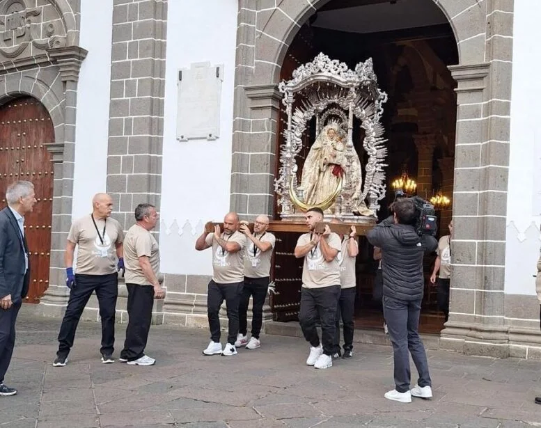 Las imágenes de la Virgen del Pino y el Cristo de Telde ya se encuentran en el Estadio de Gran Canaria
