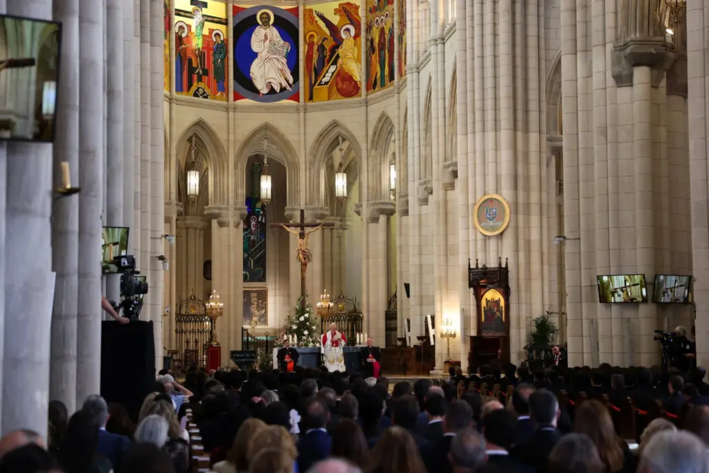Ceremonia de homenaje y oración en la Catedral de la Almudena
