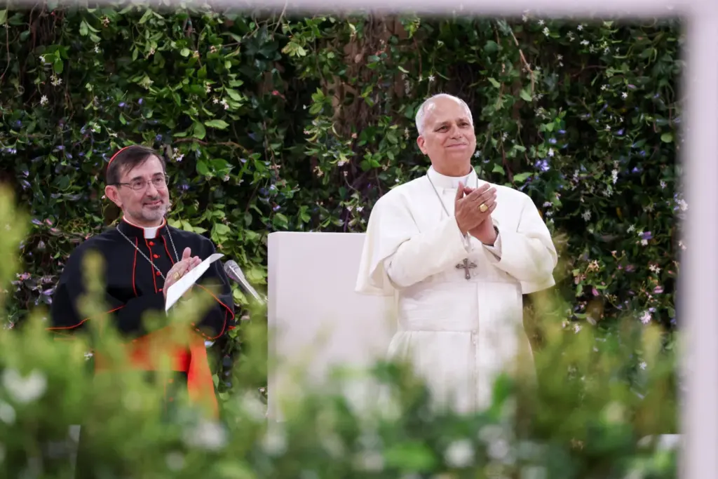 Reunión con la Comunidad Diocesana en el Santiago Bernabéu