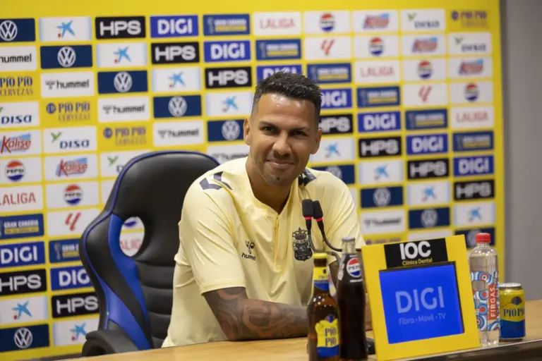 Viera califica de «vital» el triunfo en casa para eliminar al Málaga