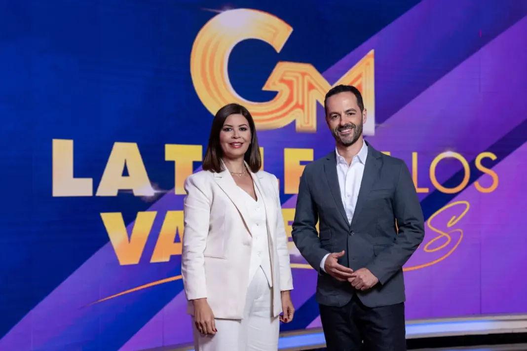 Los presentadores del 'Telenoticias 2', Marta Modino y Antonio Cárdenes, participan como invitados en 'Gente Maravillosa'.