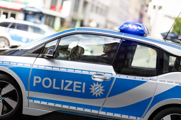 Miles de evacuados en Postdam, en Alemania, tras el hallazgo de una bomba de la Segunda Guerra Mundial