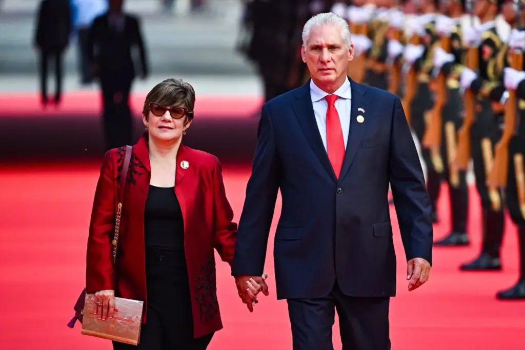 El presidente de Cuba, Miguel Diaz-Canel y la primera dama, Lis Cuesta Peraza