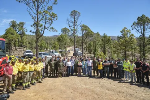 Tenerife blinda sus montes con un despliegue histórico de efectivos contra incendios