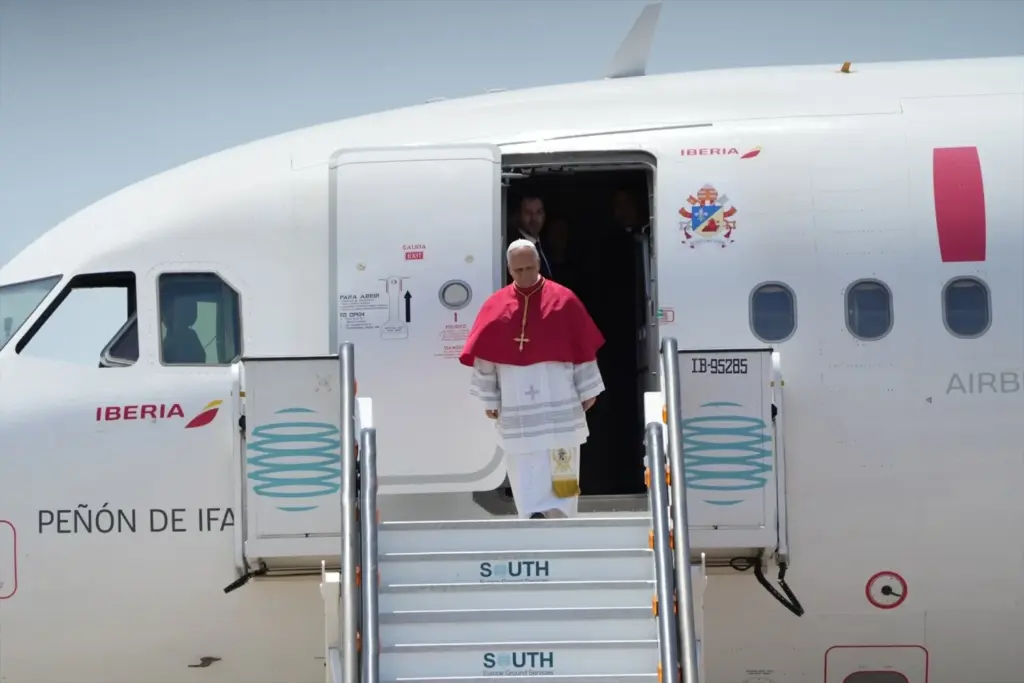 El Papa León XIV a su llegada al Aeropuerto Internacional Josep Tarradellas Barcelona-El Prat, a 9 de junio de 2026, en Barcelona, Catalunya (España).