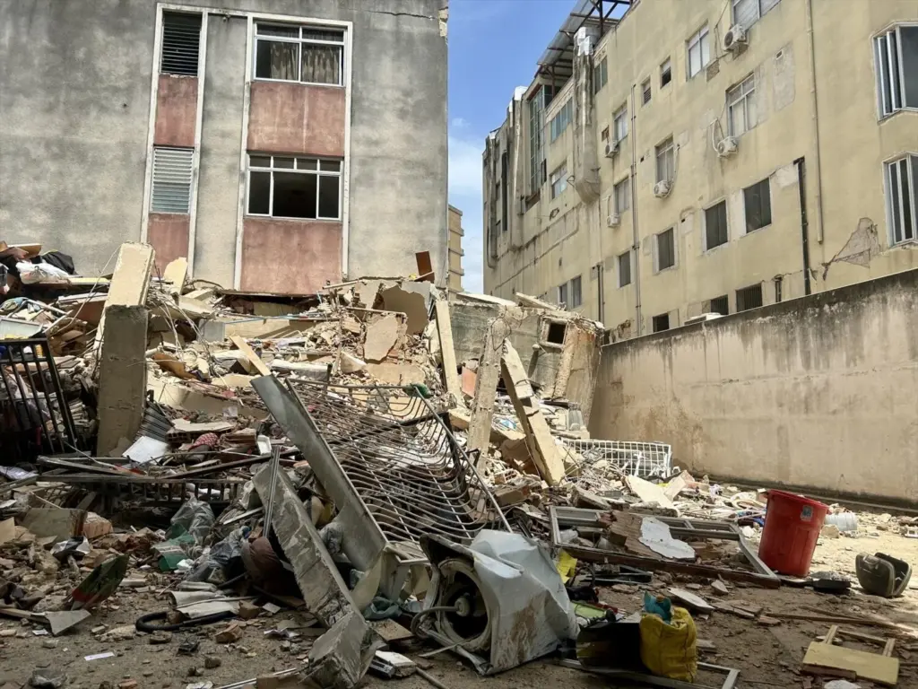 Escombros frente a un edificio en la zona oeste del centro de la ciudad de Caracas, en Venezuela. Ivanna Laura / dpa