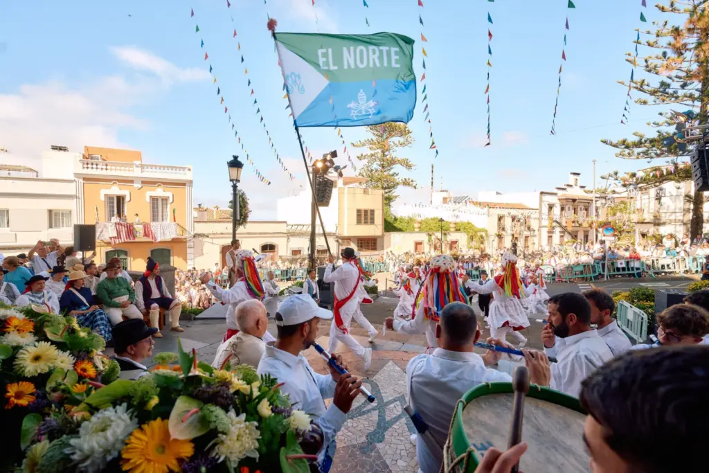 La Villa de Moya reafirma su identidad con una Romería-Ofrenda en honor a San Antonio de Padua