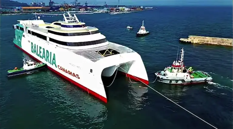 Balearia presenta su nuevo ferry de alta velocidad que operará entre Tenerife, Gran Canaria y Fuerteventura