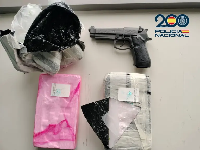 Detenidos dos hombres cuando intentaban trasladar 5 kilos de cocaína de Gran Canaria a Fuerteventura