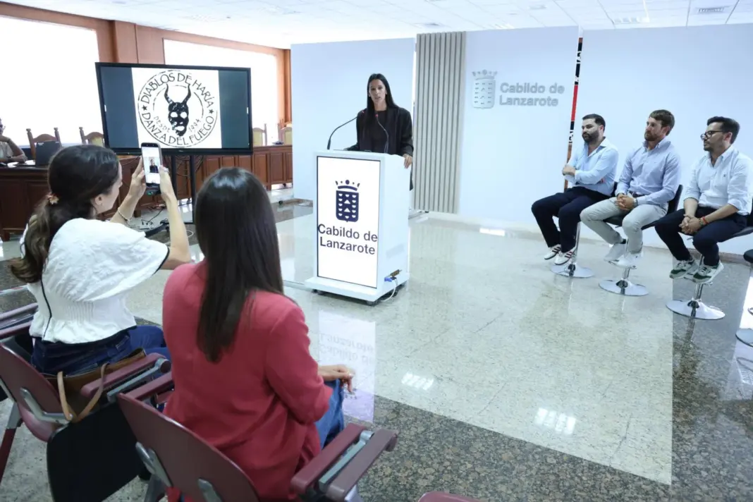 La nueva vestimenta será estrenada el próximo 23 de junio, a las 23:00 horas, durante la tradicional Noche del Fuego de Haría