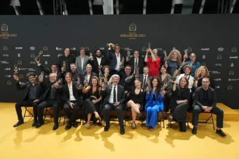 ‘Anatomía de un instante’, gran triunfadora de los I Premios Anillos de Oro tras alzarse con 13 galardones