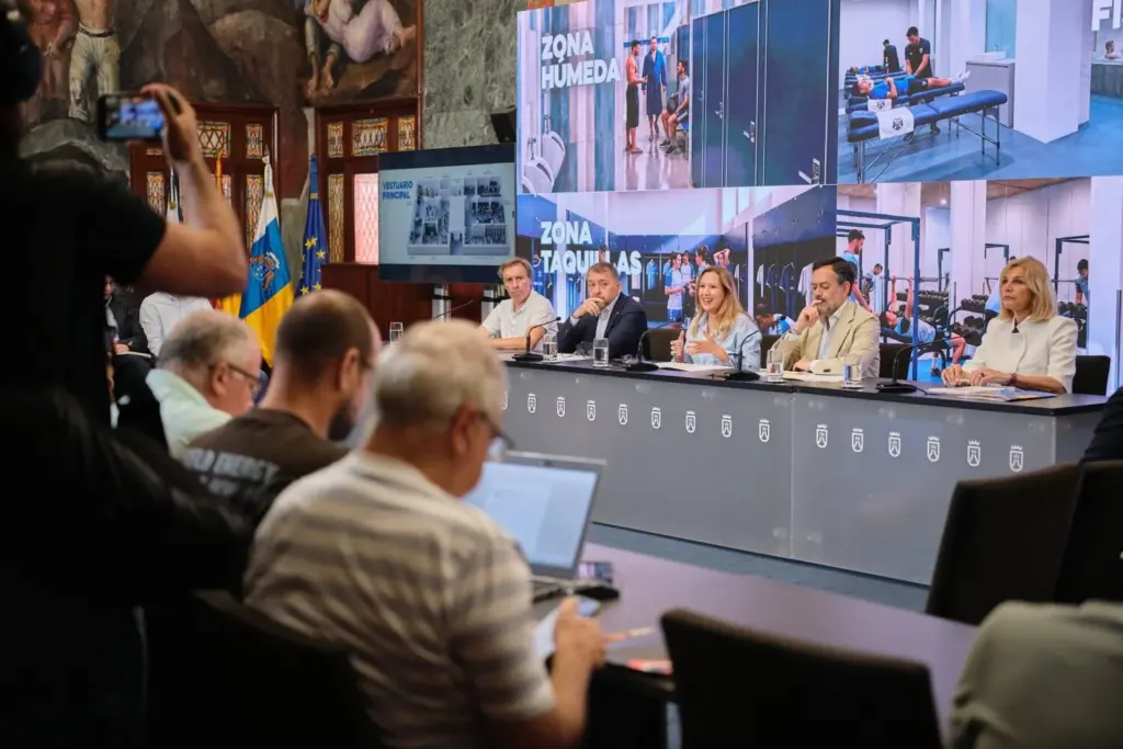 Presentación en el Cabildo de Tenerife del plan de reforma del Heliodoro Rodríguez López. Imagen Cabildo de Tenerife