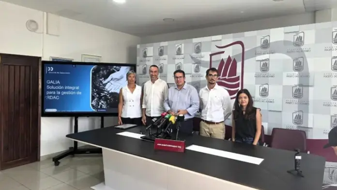 En representación de la empresa concesionaria Canaragua, Natividad Marcial ha explicado que "Galia pone la tecnología al servicio de la gestión municipal", ya que "toda la información que se genera en el trabajo diario queda integrada en una única plataforma, lo que permite planificar el mantenimiento con una visión de futuro, optimizar los recursos disponibles y ofrecer al Ayuntamiento información actualizada para una mejor toma de decisiones".