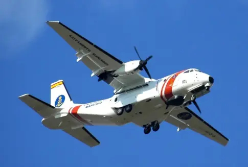 Rescatados dos ocupantes de una neumática a la deriva a 120 millas de Gran Canaria