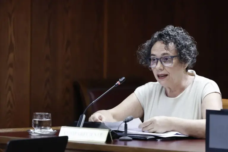 La secretaria de Zapatero rehúsa declarar en la comisión de investigación del Senado