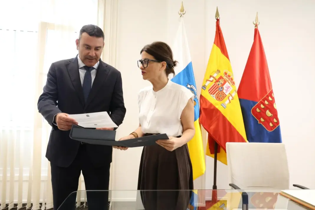 Lanzarote expone su labor ejemplar con los menores migrantes