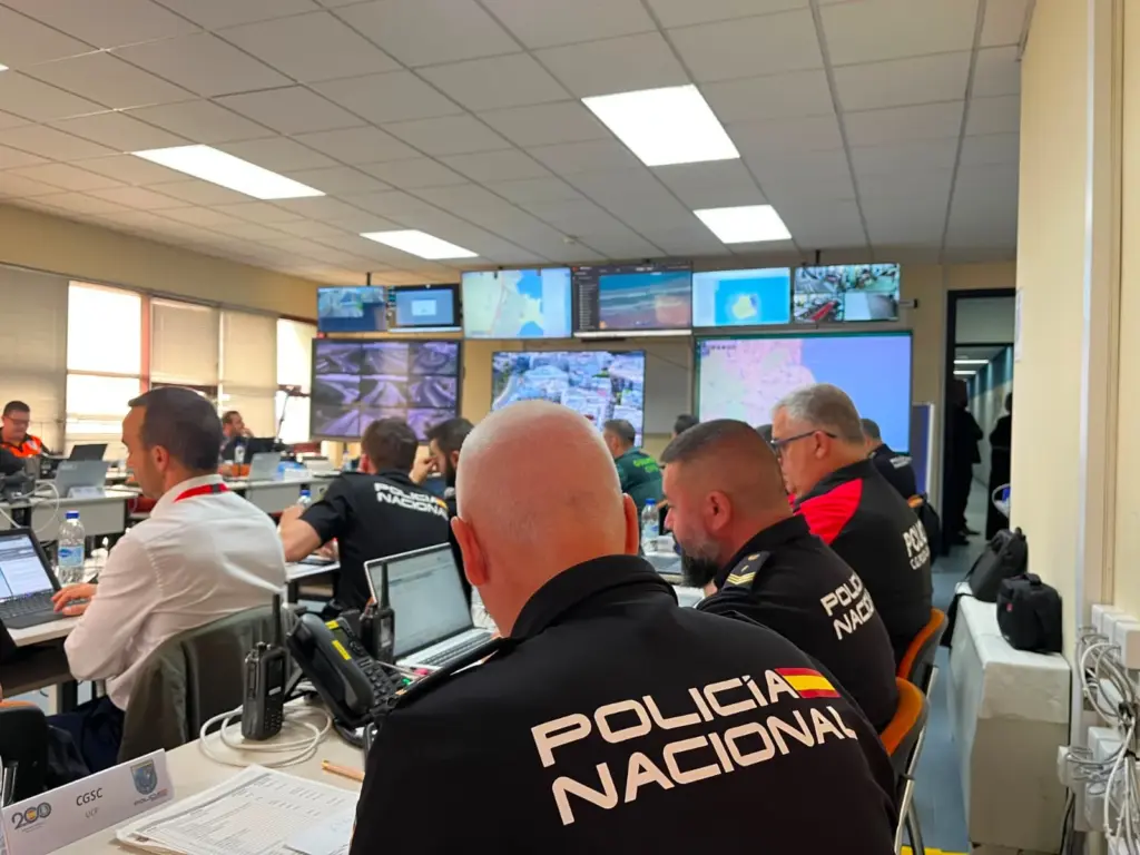 Imágenes de la coordinación desde el Centro de Mando