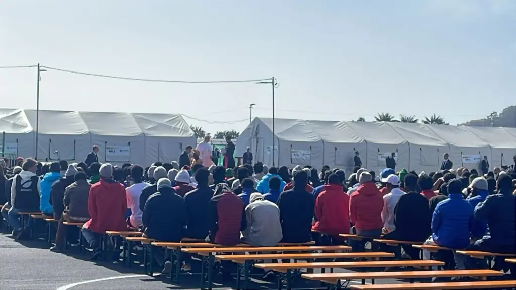 El Papa León XIV mantiene un encuentro con migrantes del Centro Las Raíces