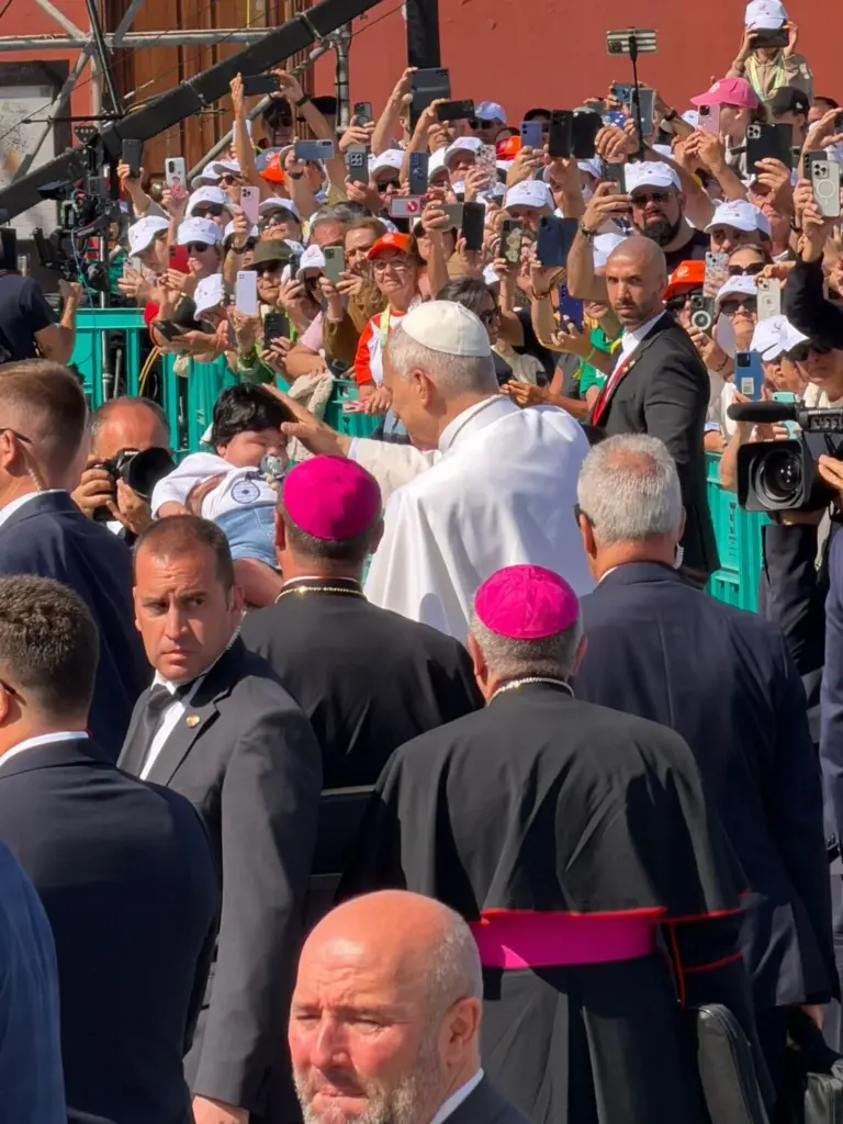 El papa León XIV llega a la Plaza del Cristo de La Laguna. Ana Tristán