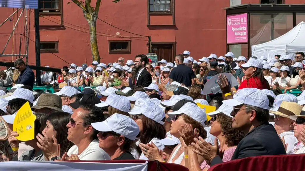 El papa León XIV llega a la Plaza del Cristo de La Laguna. Ana Tristán