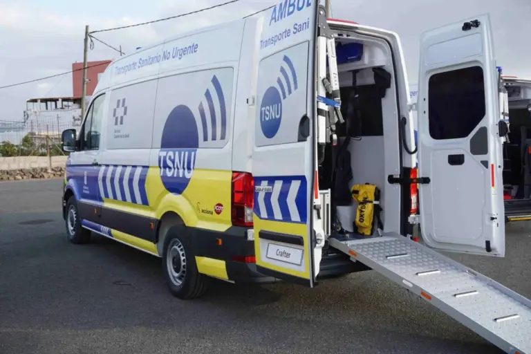 Más de una veintena de ambulancias de transporte no urgente inoperativas por actos vandálicos en Tenerife