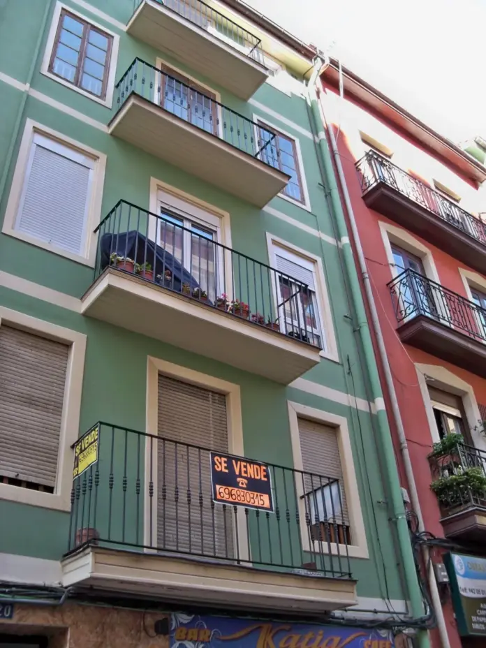 De las operaciones de compraventa anotadas en abril en Canarias, 1.913 se realizaron sobre viviendas libres y 49 sobre inmuebles de protección oficial