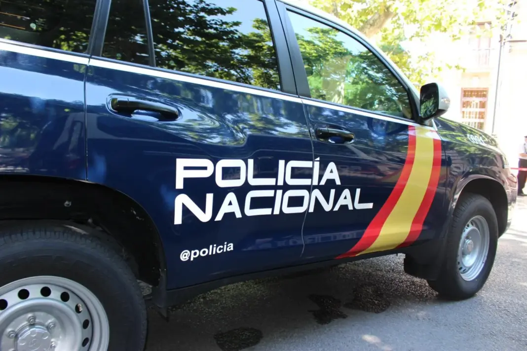 Detenido por provocar un incendio en vivienda. Imagen: Vehículo de la Policía Nacional. Imagen Policía Nacional