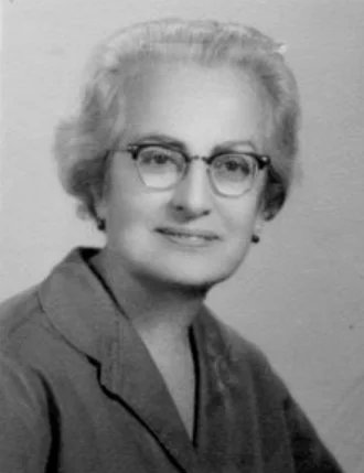 María Rosa Alonso fue filóloga, profesora, ensayista y escritora tinerfeñ