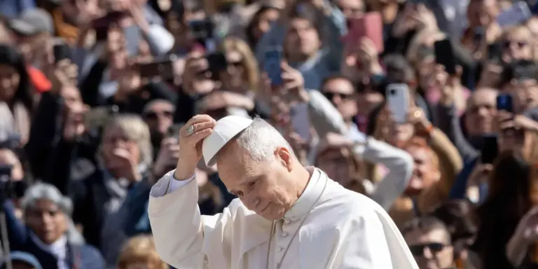La Iglesia remite al Vaticano un posible encuentro de León XIV con víctimas de abusos