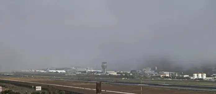 La niebla ha provocado el desvío de un vuelo por la baja visibilidad en el aeródromo a primeras horas de este viernes