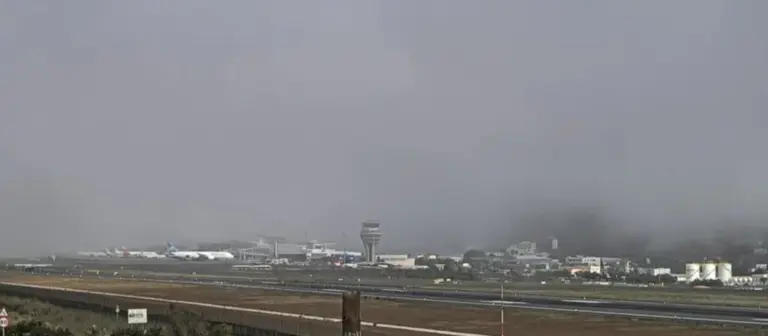 La niebla complica la operativa en el aeropuerto de Tenerife Norte