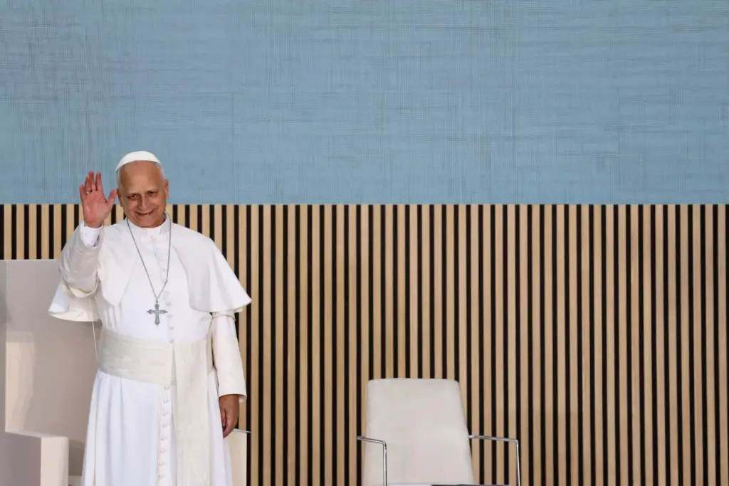 El Papa León XIV saluda en uno de los actos celebrados en Madrid este sábado 6 de junio de 2026. REUTERS / Yara Nardi