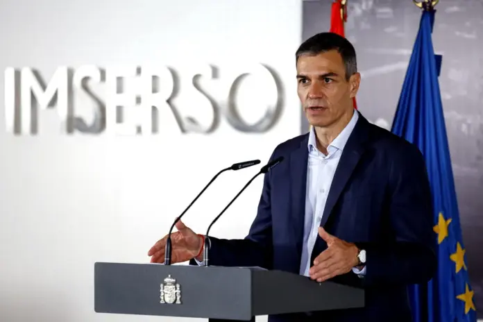 El presidente del Gobierno, Pedro Sánchez, interviene en un encuentro sobre políticas de apoyo a la discapacidad y la dependencia, en el Instituto de Mayores y Servicios Sociales (IMSERSO) de Madrid. EFE/ Daniel Gonzalez
