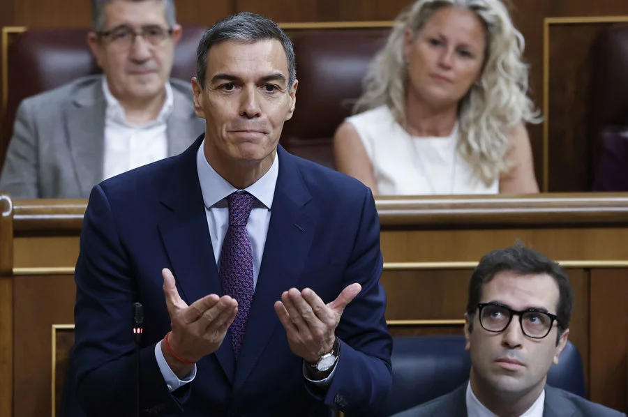 El presidente del Gobierno, Pedro Sánchez, interviene durante la sesión de control al Gobierno, este miércoles en el Congreso. EFE/Chema Moya