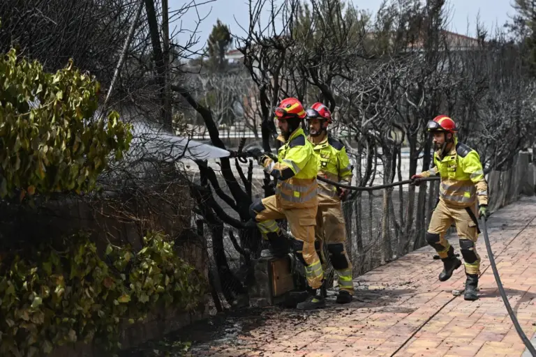 Canarias exige reiniciar el decreto de riesgos laborales de los bomberos