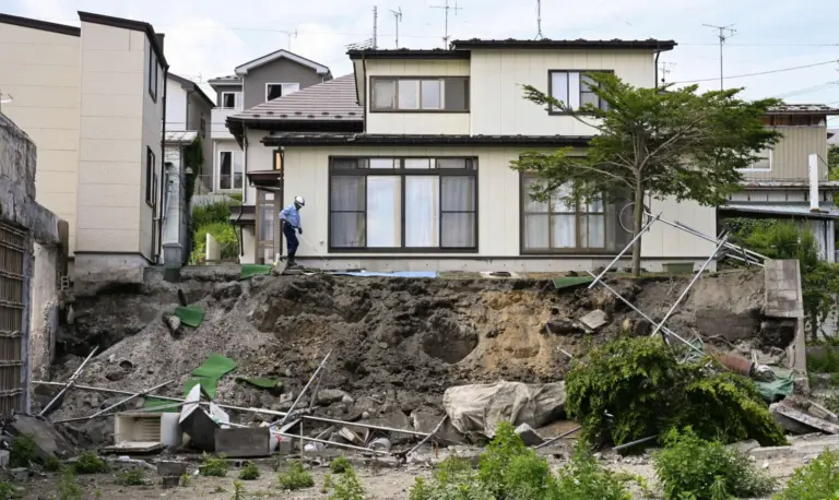 Al menos cinco heridos por el terremoto de magnitud 6,9 que sacudió el norte de Japón