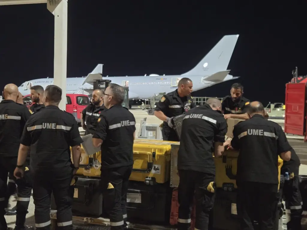Efectivos de la UME embarcan para Venezuela. Imagen UME